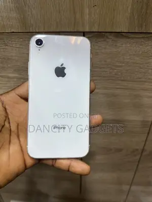 Apple iPhone XR 64 GB White