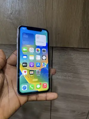 Apple iPhone XR 64 GB White