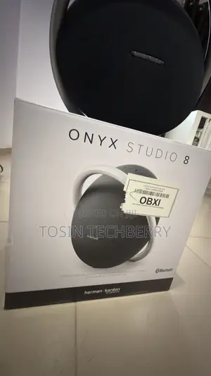 Onyx Studio 8