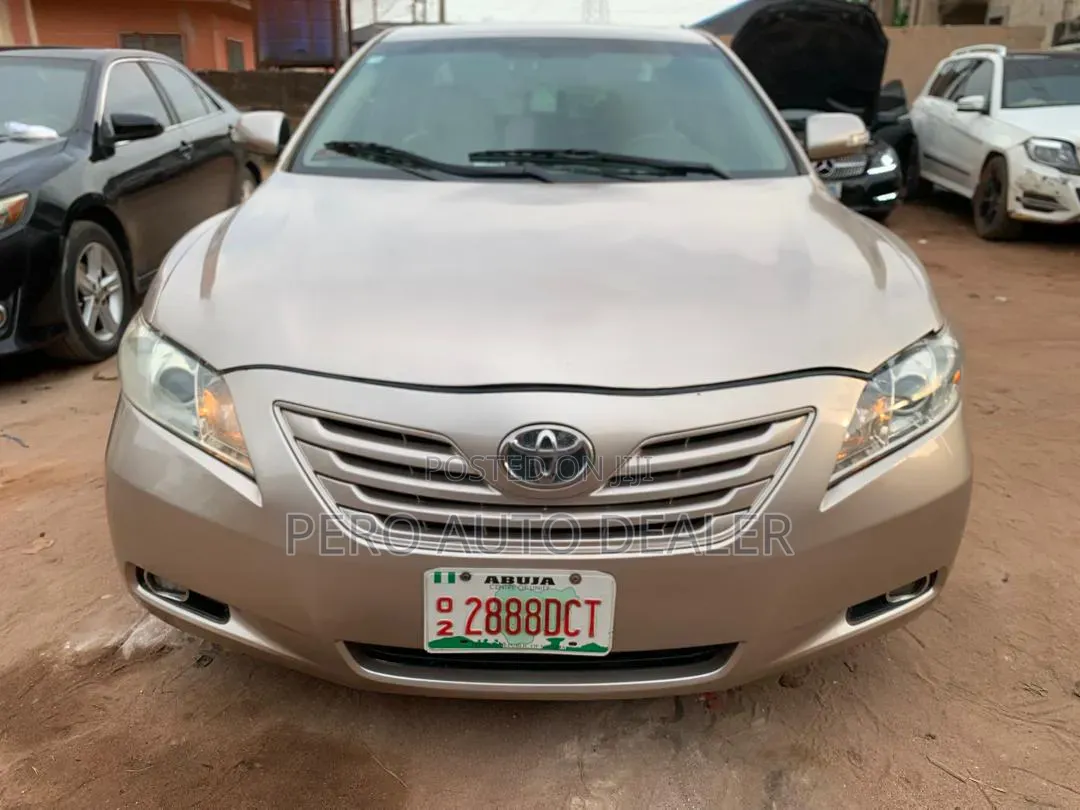 Toyota Camry 2009 Gold