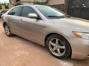 Toyota Camry 2009 Gold