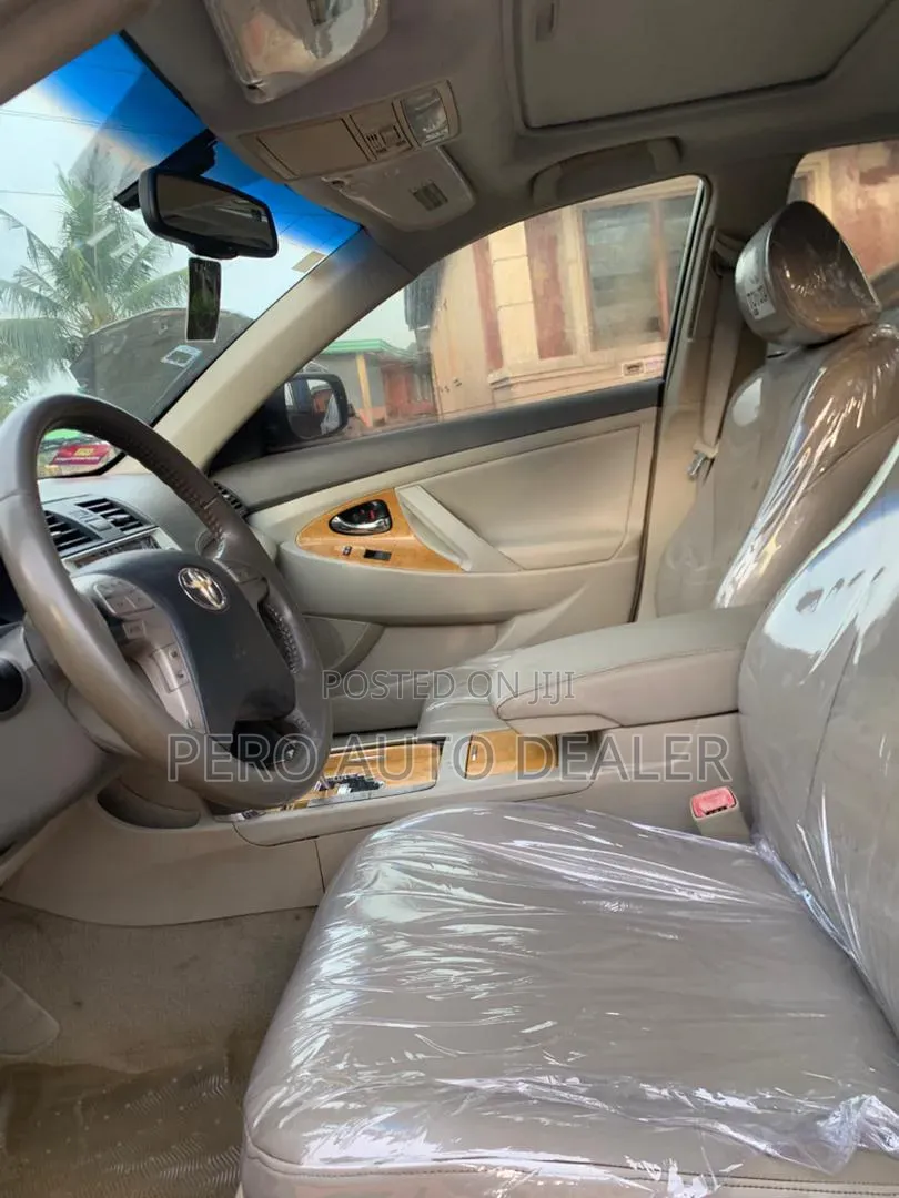 Toyota Camry 2009 Gold