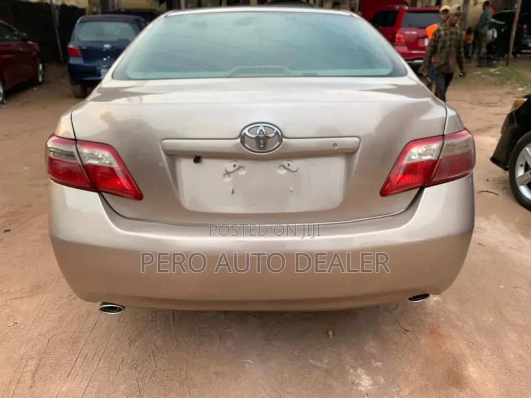 Toyota Camry 2009 Gold