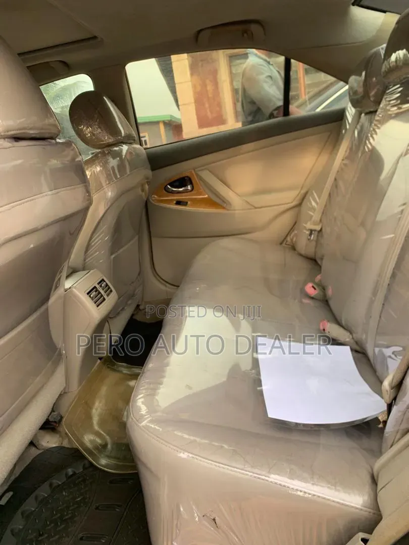 Toyota Camry 2009 Gold