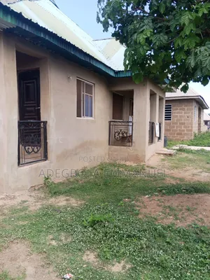 3bdrm Bungalow in Ejikeye, Alakia for sale