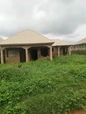 3bdrm Block of Flats in Badewole, Akobo for sale