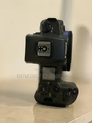 Very Clean Canon Eos R