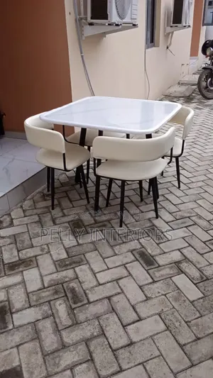 Executive Restaurant/Dining Set With 4 Chairs