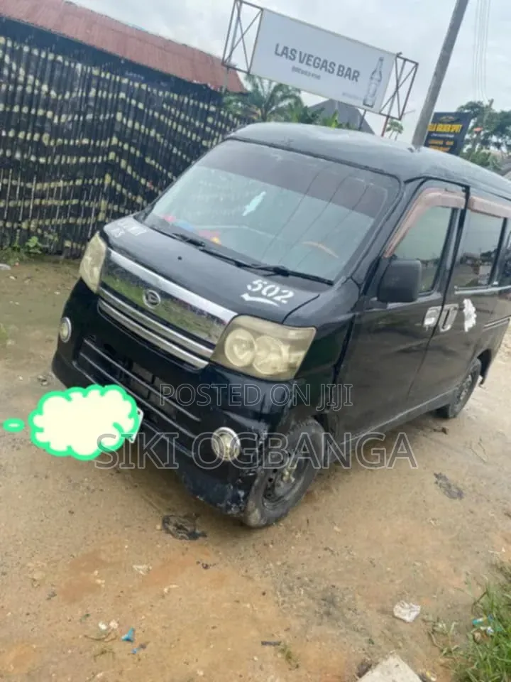 Daihatsu Hijet 2010 Black