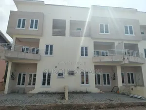 4bdrm Townhouse / Terrace in Von Road Lugbe, Kiami for rent