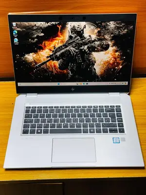 Laptop HP EliteBook 1050 G1 32GB Intel Core i7 SSD 512GB