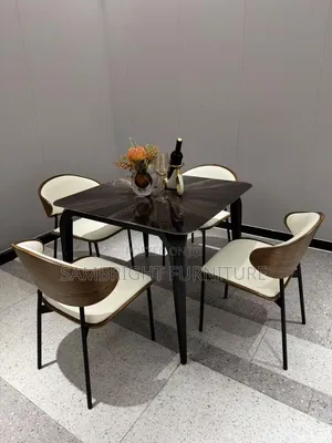 4seaters Dining Table