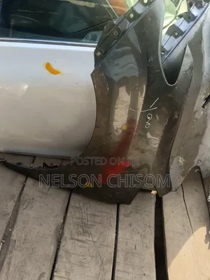 Left Side Fender Sienna 2012