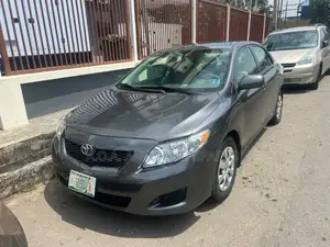 Toyota Corolla 2009 Gray