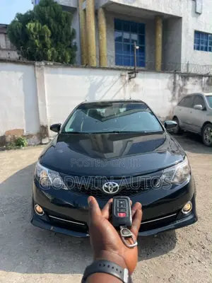 Toyota Camry SE 4dr Sedan (2.5L 4cyl 6A) 2013 Black