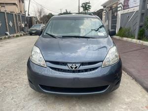 Toyota Sienna LE 7 Passenger 2010 Gray