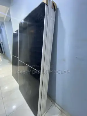 Jinko Solar Panel 650W High Efficiency Solar Panel