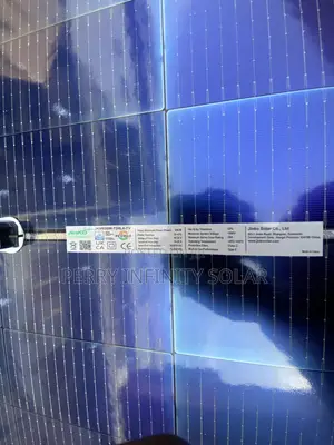 Jinko Solar Panel 650W High Efficiency Solar Panel