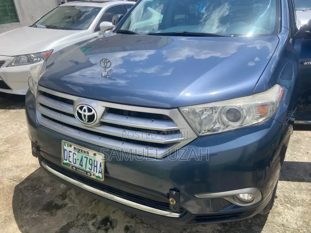 Toyota Highlander 2013 Blue
