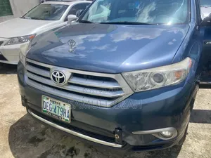 Toyota Highlander 2013 Blue