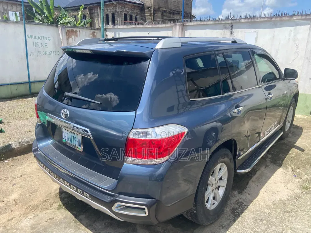 Toyota Highlander 2013 Blue
