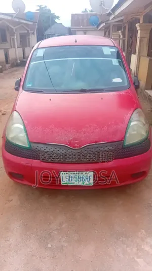 Toyota Yaris Verso 1.3 2004 Red
