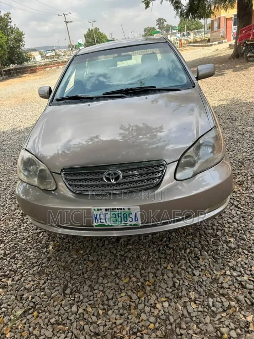 Toyota Corolla 2004 Gray