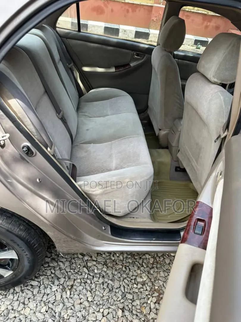Toyota Corolla 2004 Gray