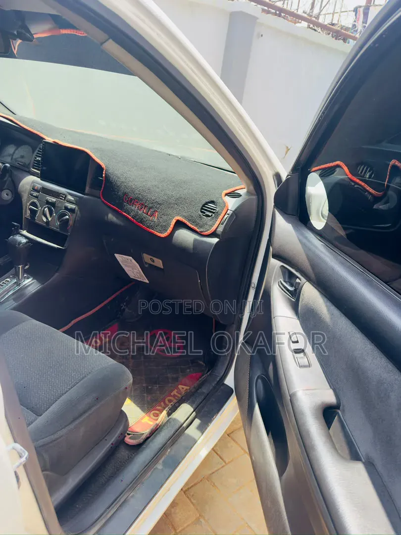 Toyota Corolla 2004 Gray