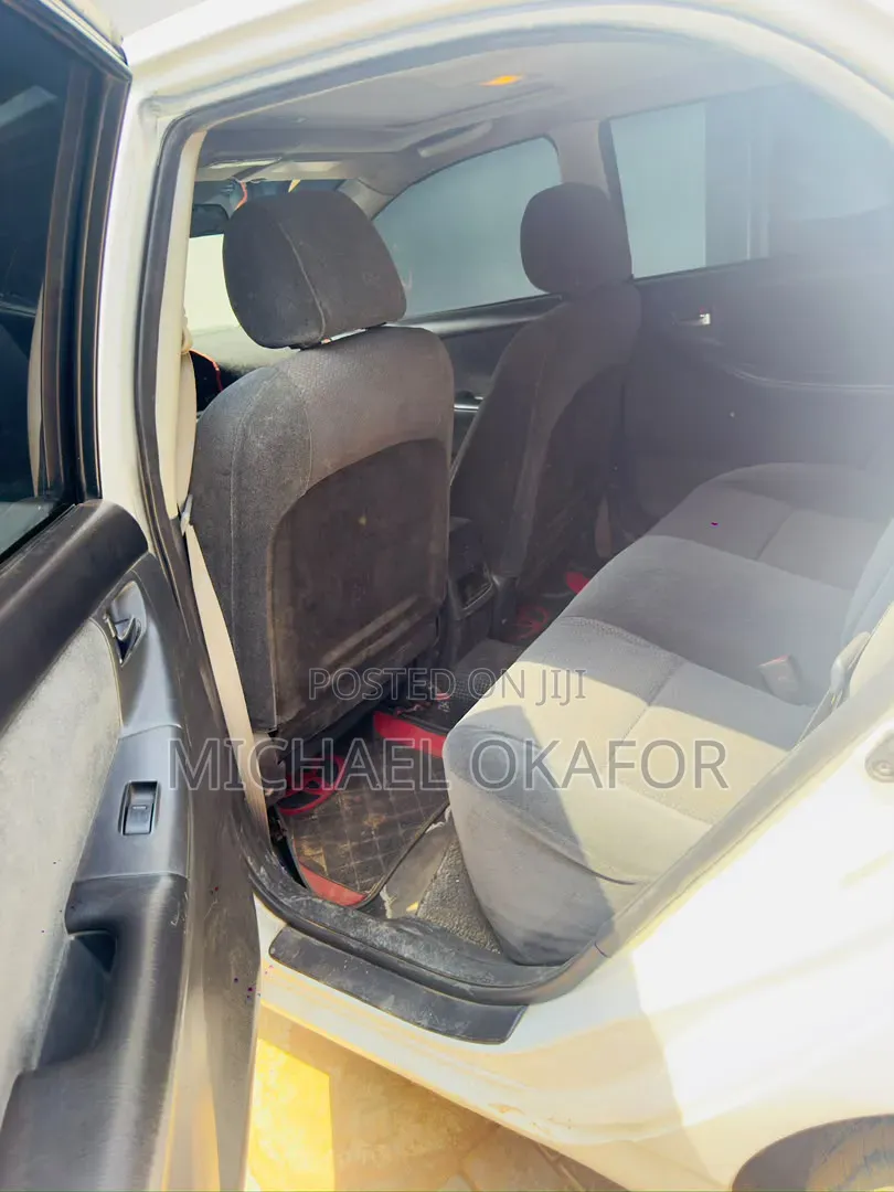 Toyota Corolla 2004 Gray