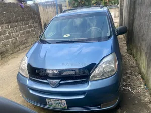 Toyota Sienna LE AWD 2005 Blue