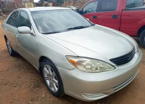 Toyota Camry LE 4dr Sedan (2.4L 4cyl 5A) 2005 Silver