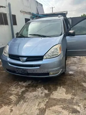 Toyota Sienna 2005 Blue