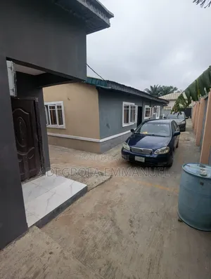 Furnished 6bdrm Block of Flats in Celica, Alakia for sale