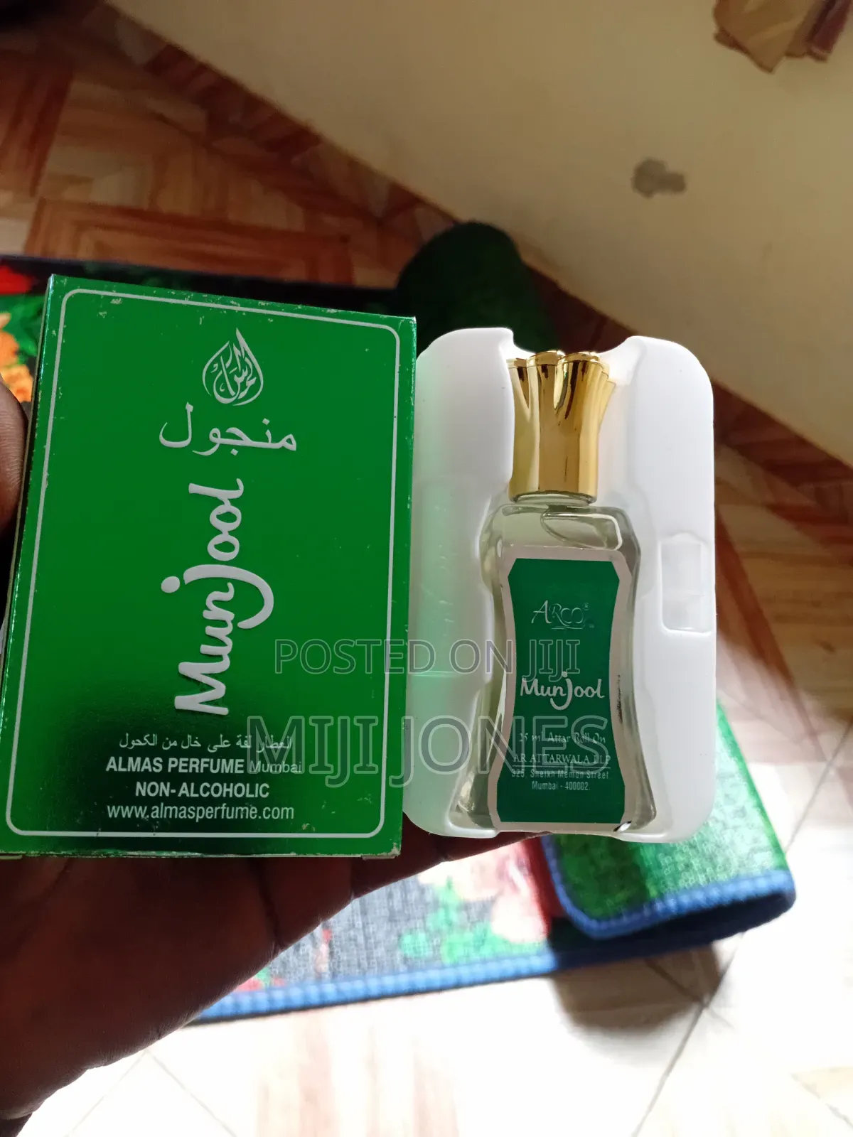 Almas Munjool 25ml Attar Roll-on Packaging
