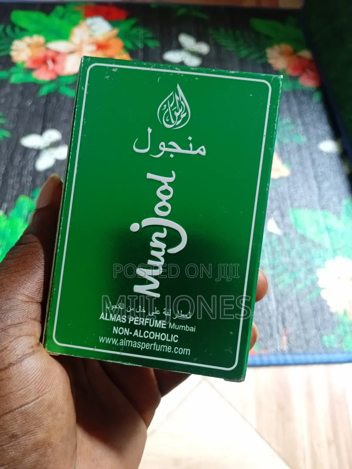 Almas Munjool 25ml Attar Roll-on Packaging