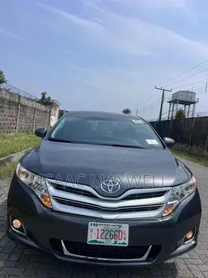 Toyota Venza AWD 2010 Gray