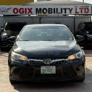 Toyota Camry SE 4dr Sedan (2.5L 4cyl 6A) 2017 Black
