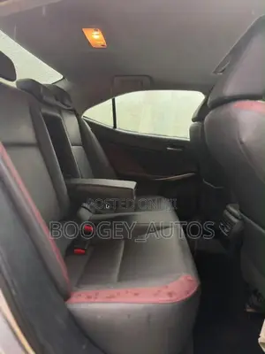 Lexus IS 2018 Silver
