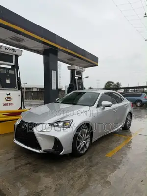 Lexus IS 2018 Silver