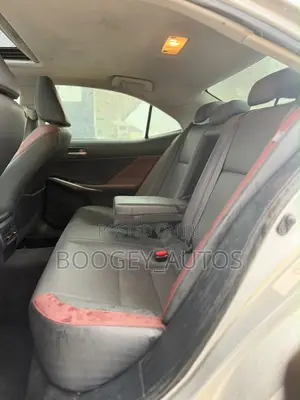 Lexus IS 2018 Silver