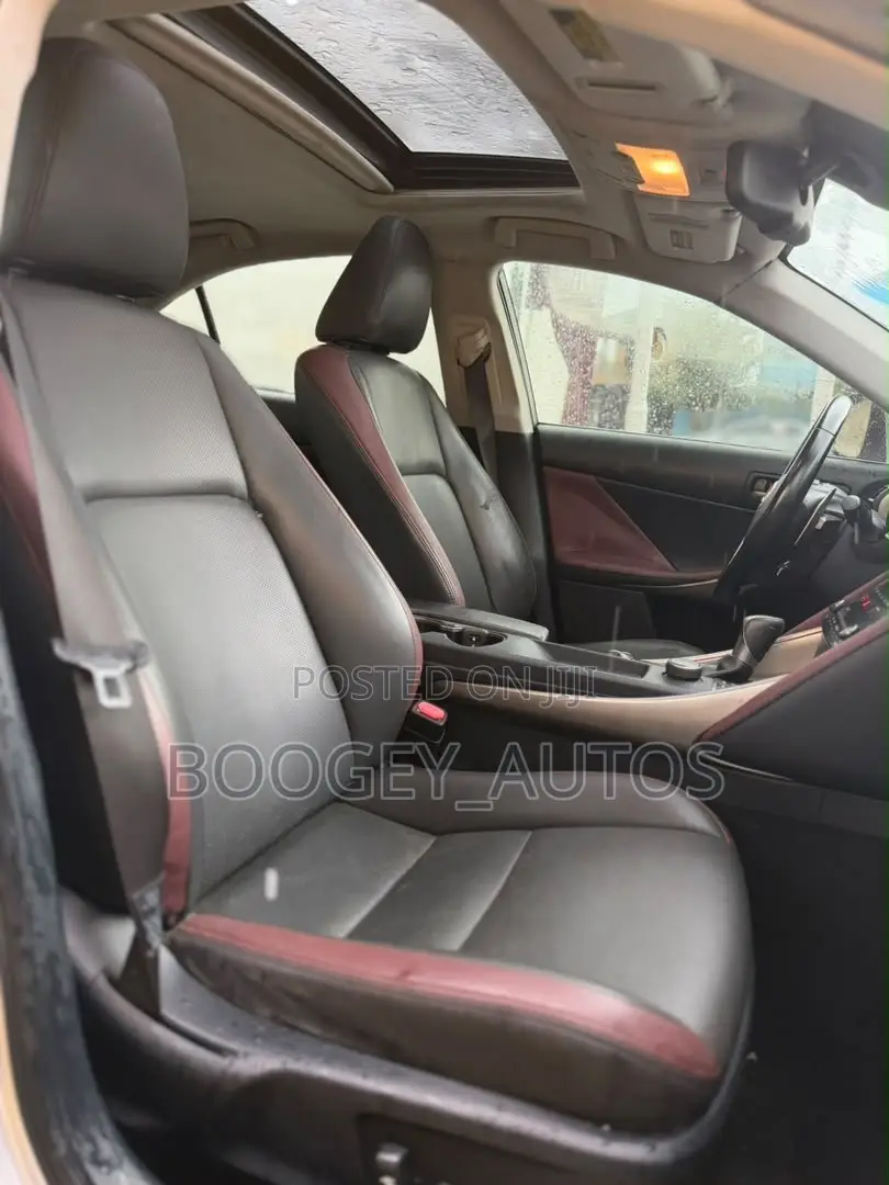 Lexus IS 2018 Silver
