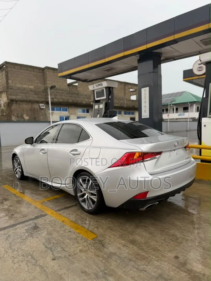 Lexus IS 2018 Silver
