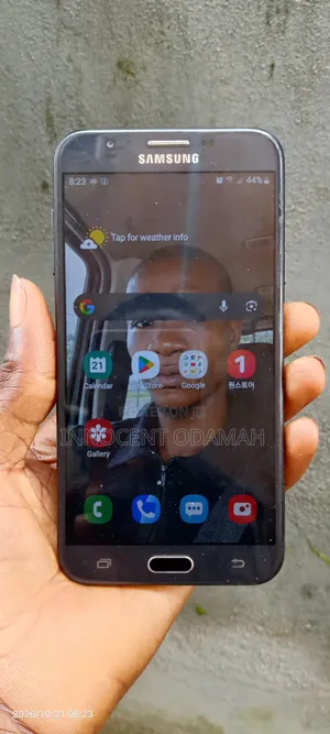 Samsung Galaxy J7 16 GB Black