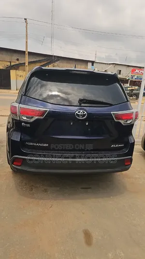 Toyota Highlander XLE V6 4x4 (3.5L 6cyl 6A) 2016 Blue