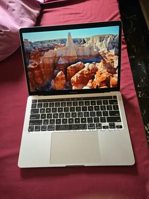 Laptop Apple MacBook 8GB Apple M1 HDD+SSD 640GB