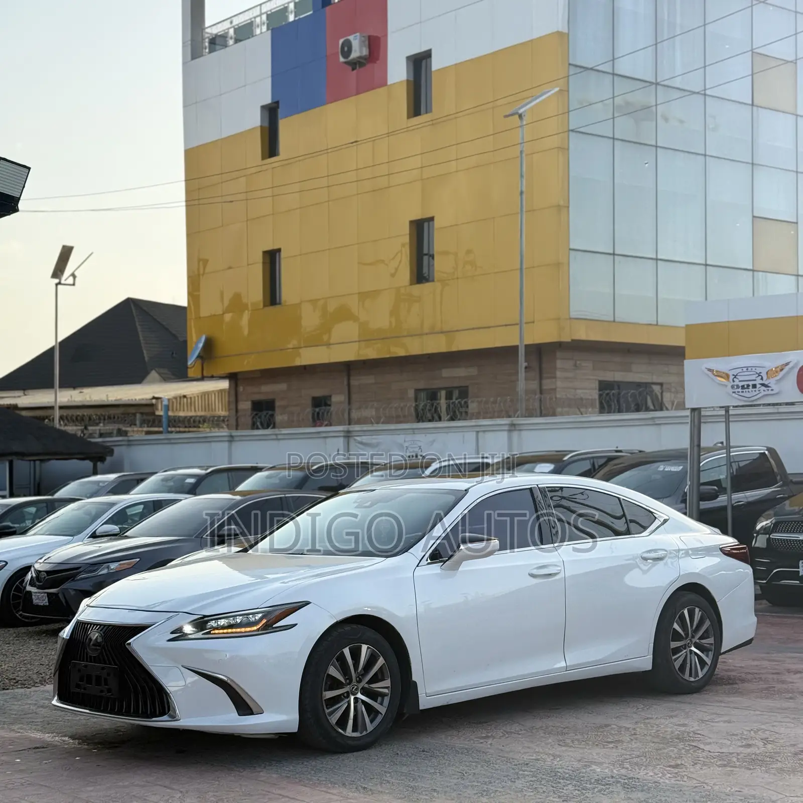 Lexus ES 2019 White