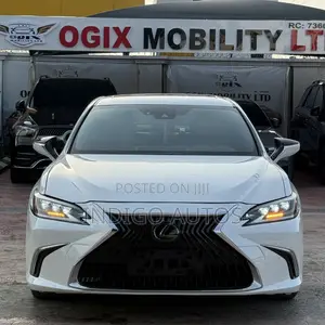 Lexus ES 2019 White