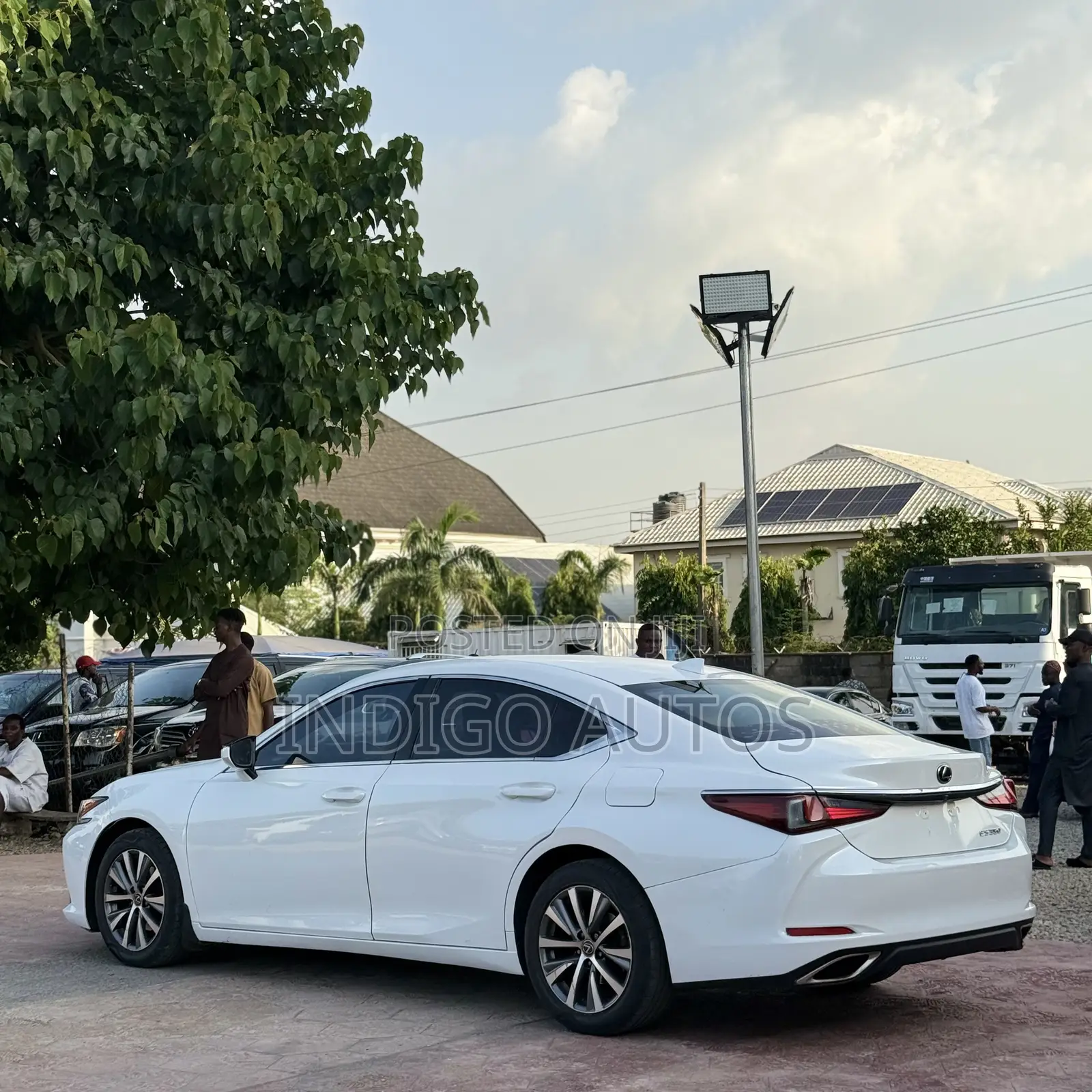 Lexus ES 2019 White