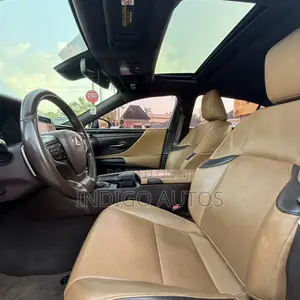 Lexus ES 2019 White